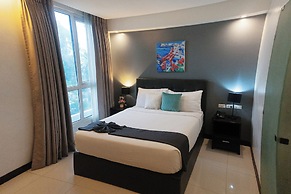 The Upperhouse Hotel – Boutique Stay with City & River Views