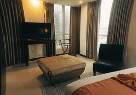 The Upperhouse Hotel – Boutique Stay with City & River Views