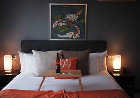 The Upperhouse Hotel – Boutique Stay with City & River Views