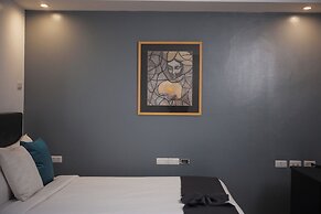 The Upperhouse Hotel – Boutique Stay with City & River Views