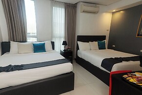 The Upperhouse Hotel – Boutique Stay with City & River Views