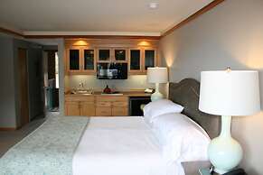 The Waves/The Argonauta Inn/The White Heron Lodge