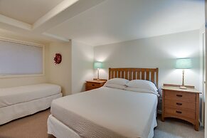 The Waves/The Argonauta Inn/The White Heron Lodge