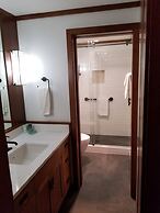 The Waves/The Argonauta Inn/The White Heron Lodge