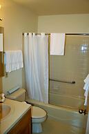 The Waves/The Argonauta Inn/The White Heron Lodge