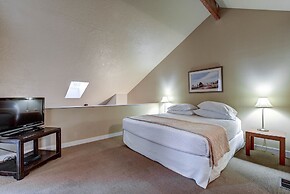 The Waves/The Argonauta Inn/The White Heron Lodge