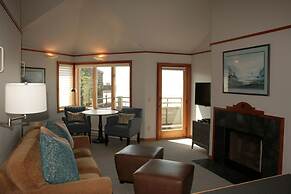 The Waves/The Argonauta Inn/The White Heron Lodge