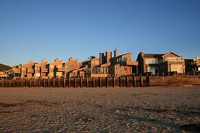 The Waves/The Argonauta Inn/The White Heron Lodge