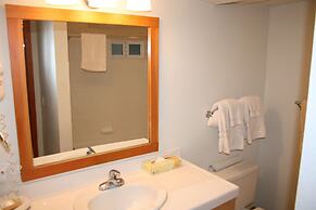 The Waves/The Argonauta Inn/The White Heron Lodge