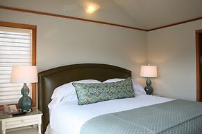 The Waves/The Argonauta Inn/The White Heron Lodge