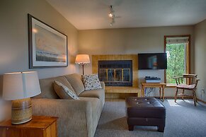 The Waves/The Argonauta Inn/The White Heron Lodge