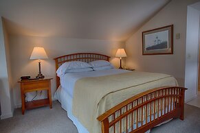 The Waves/The Argonauta Inn/The White Heron Lodge