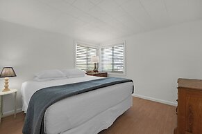 The Waves/The Argonauta Inn/The White Heron Lodge