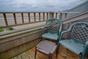 The Waves/The Argonauta Inn/The White Heron Lodge