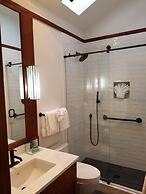 The Waves/The Argonauta Inn/The White Heron Lodge