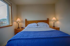 The Waves/The Argonauta Inn/The White Heron Lodge