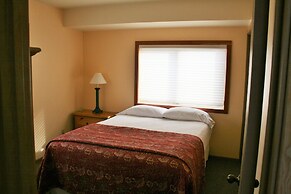 The Waves/The Argonauta Inn/The White Heron Lodge