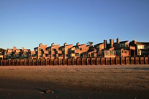 The Waves/The Argonauta Inn/The White Heron Lodge