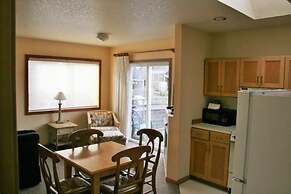 The Waves/The Argonauta Inn/The White Heron Lodge