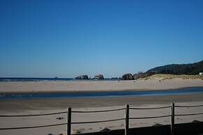 The Waves/The Argonauta Inn/The White Heron Lodge