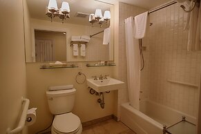 The Waves/The Argonauta Inn/The White Heron Lodge