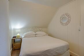 The Waves/The Argonauta Inn/The White Heron Lodge