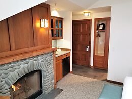 The Waves/The Argonauta Inn/The White Heron Lodge