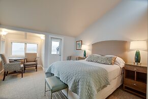 The Waves/The Argonauta Inn/The White Heron Lodge