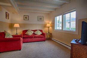 The Waves/The Argonauta Inn/The White Heron Lodge