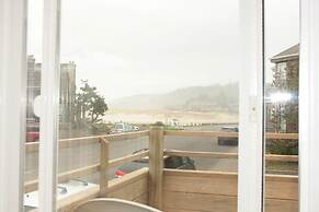 The Waves/The Argonauta Inn/The White Heron Lodge