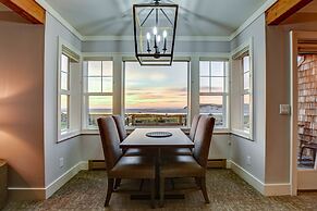 The Waves/The Argonauta Inn/The White Heron Lodge