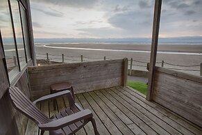 The Waves/The Argonauta Inn/The White Heron Lodge