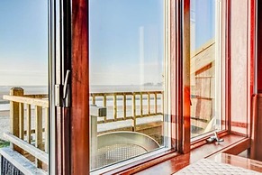 The Waves/The Argonauta Inn/The White Heron Lodge