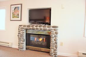 The Waves/The Argonauta Inn/The White Heron Lodge