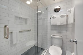 The Waves/The Argonauta Inn/The White Heron Lodge