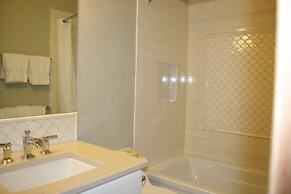 The Waves/The Argonauta Inn/The White Heron Lodge