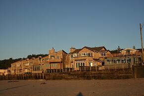 The Waves/The Argonauta Inn/The White Heron Lodge