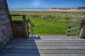 The Waves/The Argonauta Inn/The White Heron Lodge