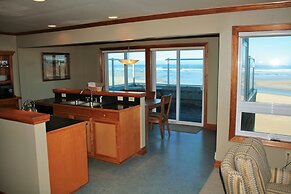 The Waves/The Argonauta Inn/The White Heron Lodge