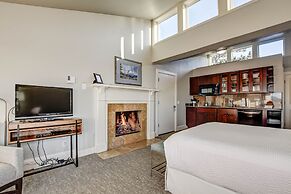 The Waves/The Argonauta Inn/The White Heron Lodge