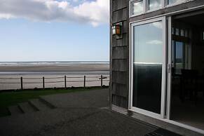 The Waves/The Argonauta Inn/The White Heron Lodge