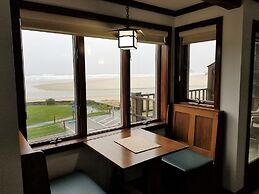 The Waves/The Argonauta Inn/The White Heron Lodge