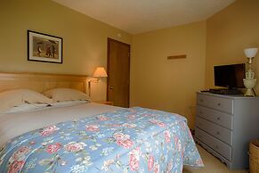 The Waves/The Argonauta Inn/The White Heron Lodge