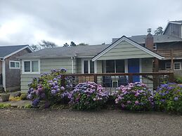 The Waves/The Argonauta Inn/The White Heron Lodge