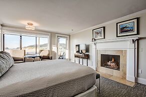 The Waves/The Argonauta Inn/The White Heron Lodge