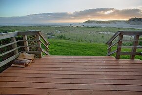 The Waves/The Argonauta Inn/The White Heron Lodge