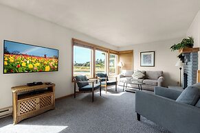 The Waves/The Argonauta Inn/The White Heron Lodge