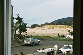 The Waves/The Argonauta Inn/The White Heron Lodge