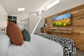 The Waves/The Argonauta Inn/The White Heron Lodge