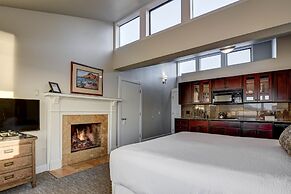 The Waves/The Argonauta Inn/The White Heron Lodge